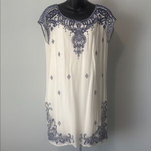 Club Monaco 💯% Silk Dress||Navy Embroidery Details